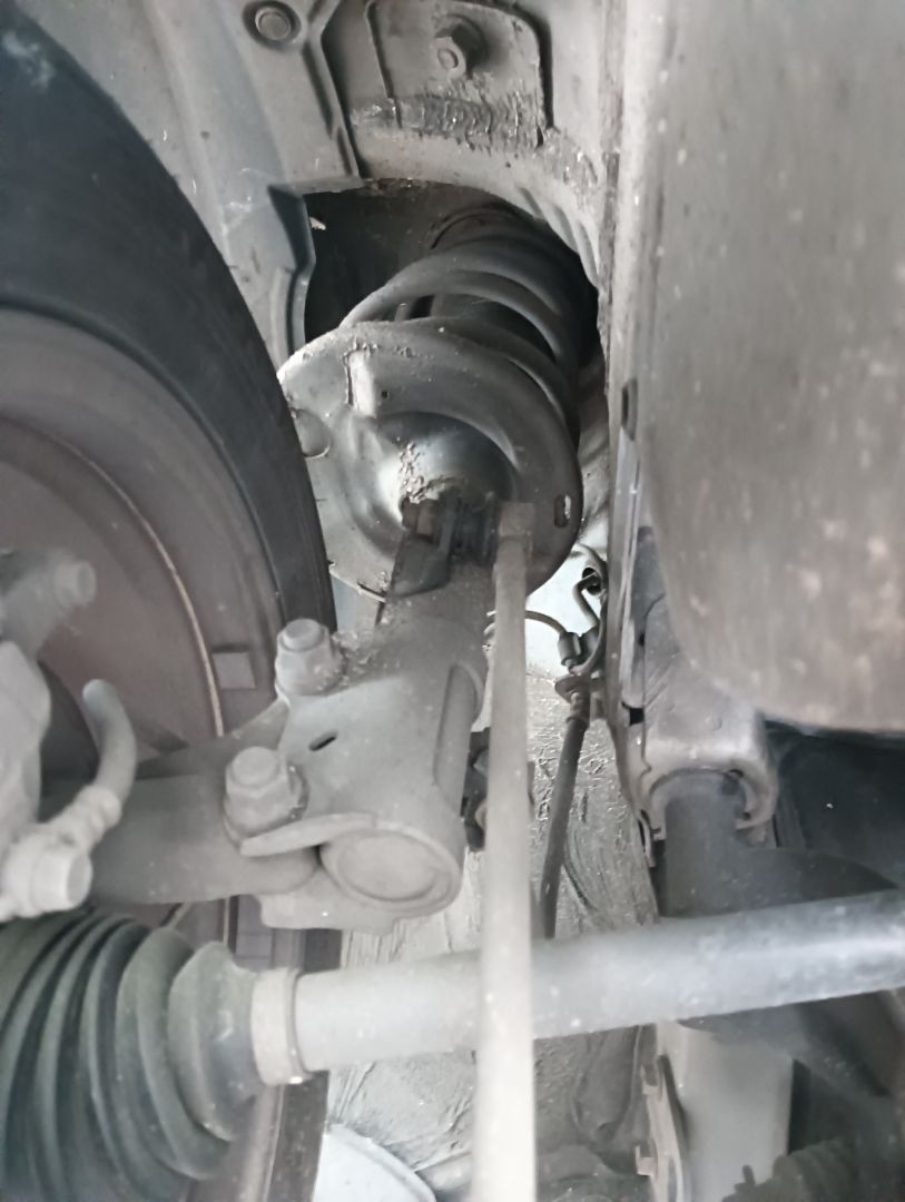 Amortiguador Toyota Verso (AUR2/ZGR2)