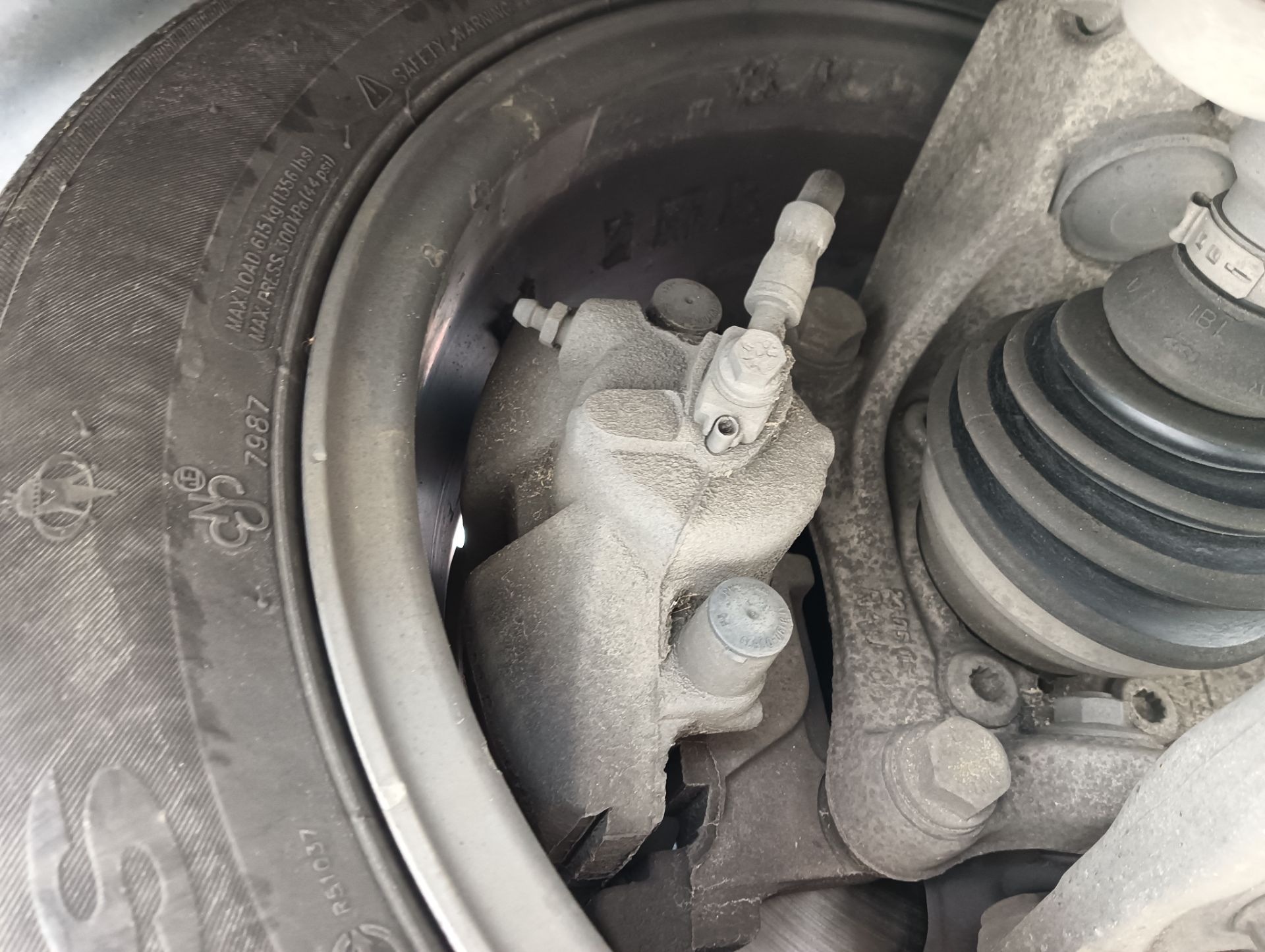 Pinza de freno Volkswagen Passat (3C2)