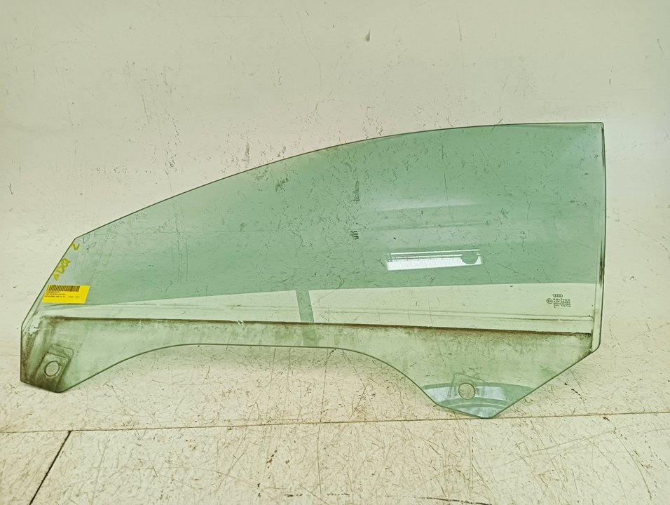 Luna Audi A6 (4B5)