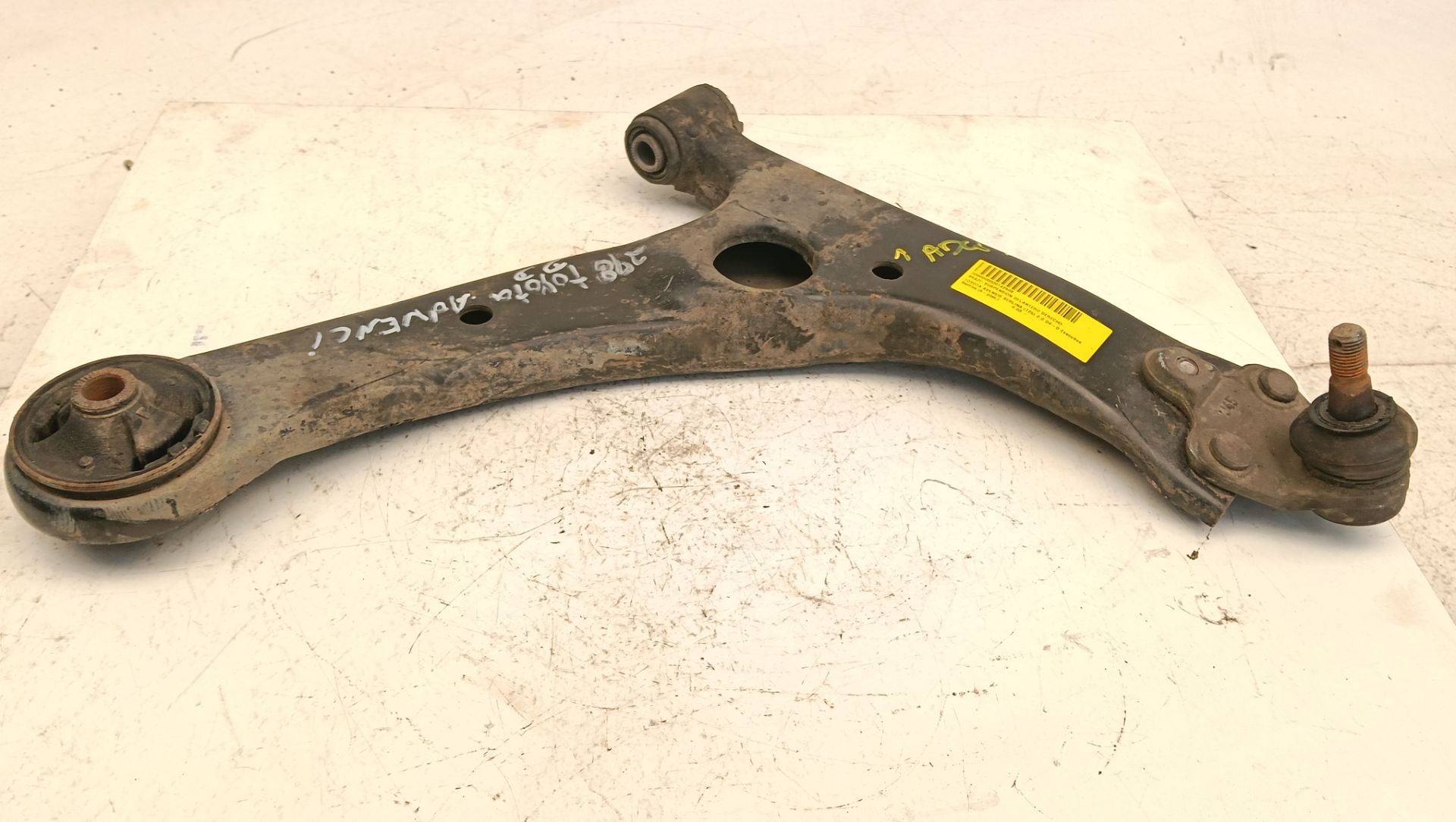 Brazo suspensión Toyota Avensis (T25)