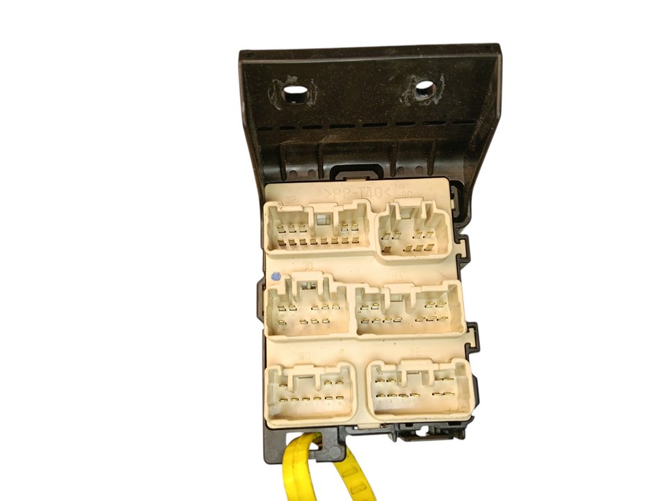 Caja relés / fusibles Toyota Corolla Verso (R1)