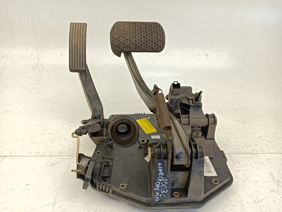 Pedal freno Mercedes-Benz A (BM 168)