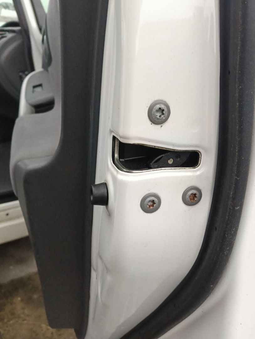Cerradura puerta Toyota Prius (ZVW30)