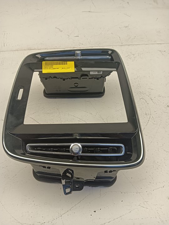Consola Volvo XC40