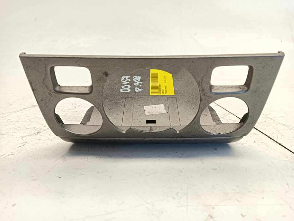 Cenicero Peugeot 308