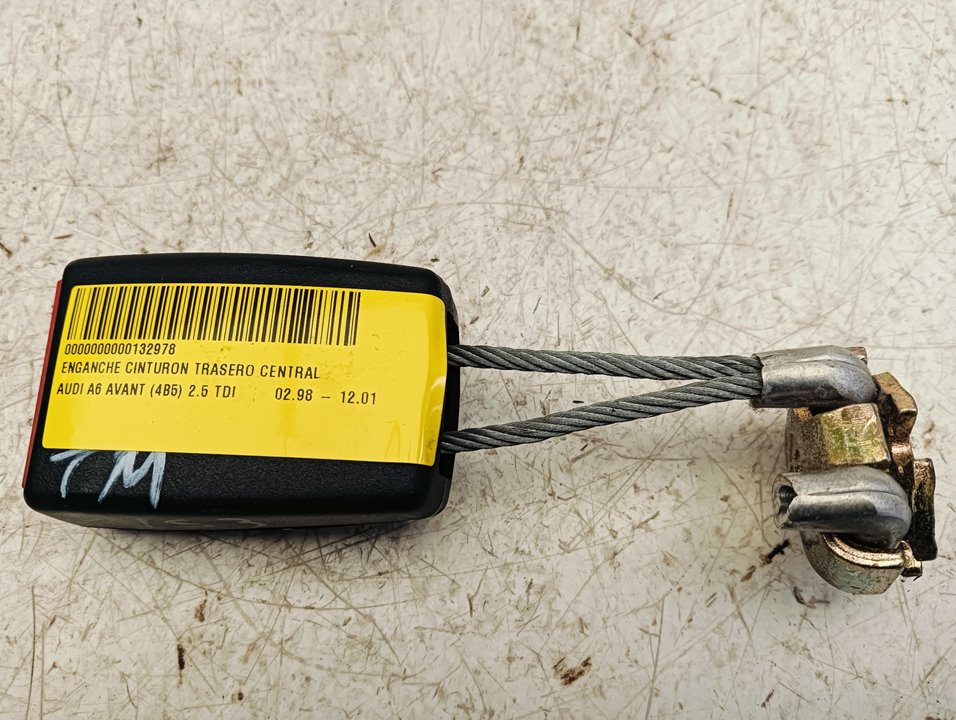 Enganche cinturón Audi A6 (4B5)