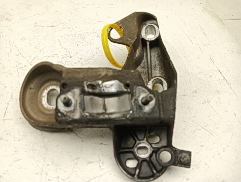 Soporte motor Volkswagen Passat (3B3)