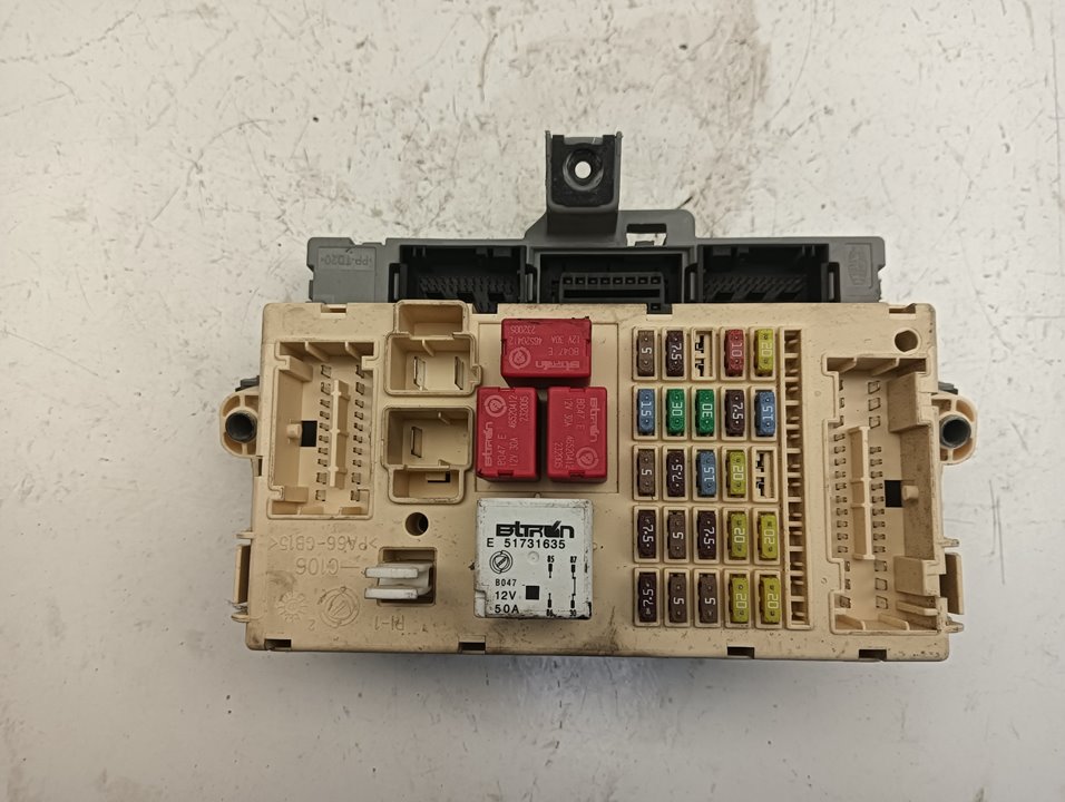 Caja relés / fusibles Fiat II Bravo (198)
