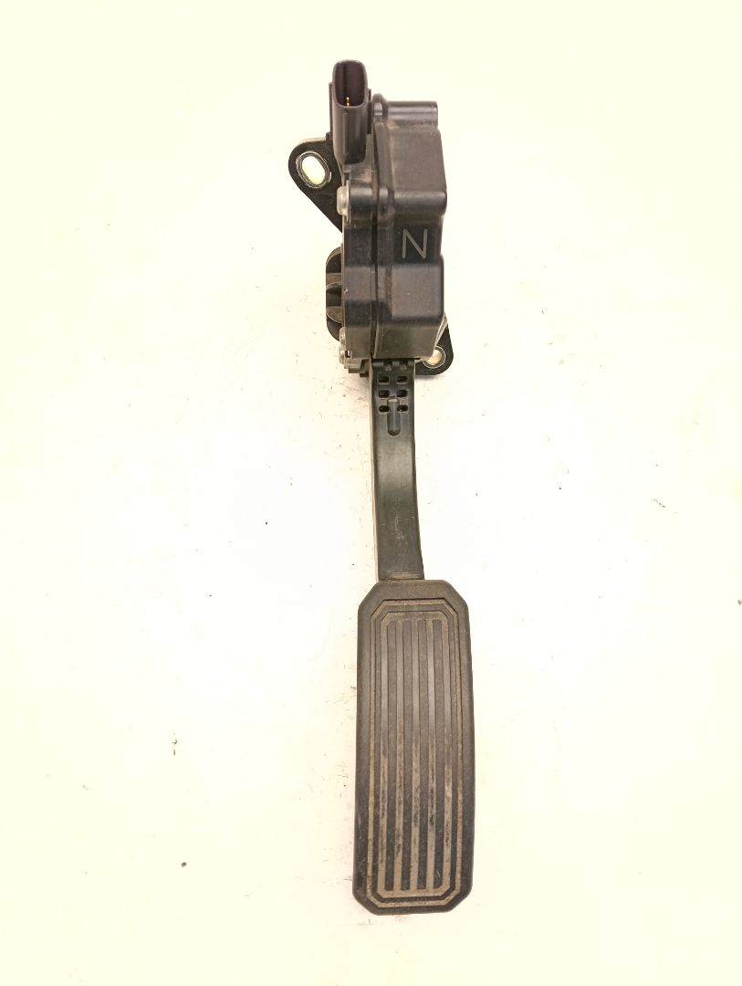 Pedal acelerador Toyota Prius (ZVW30)