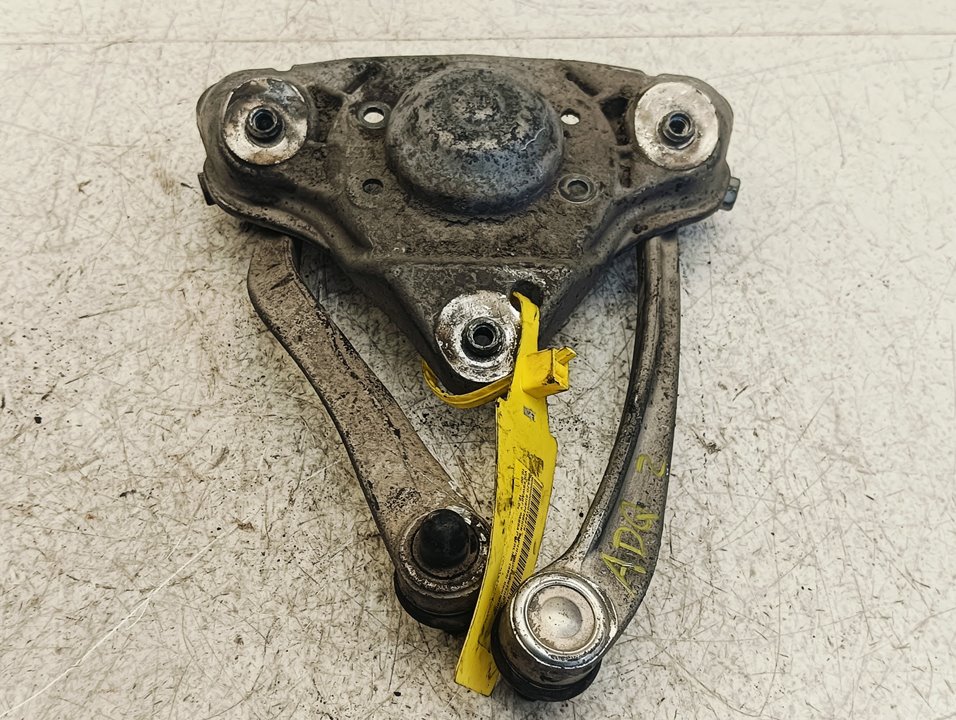 Brazo suspensión Volkswagen Passat (3B3)