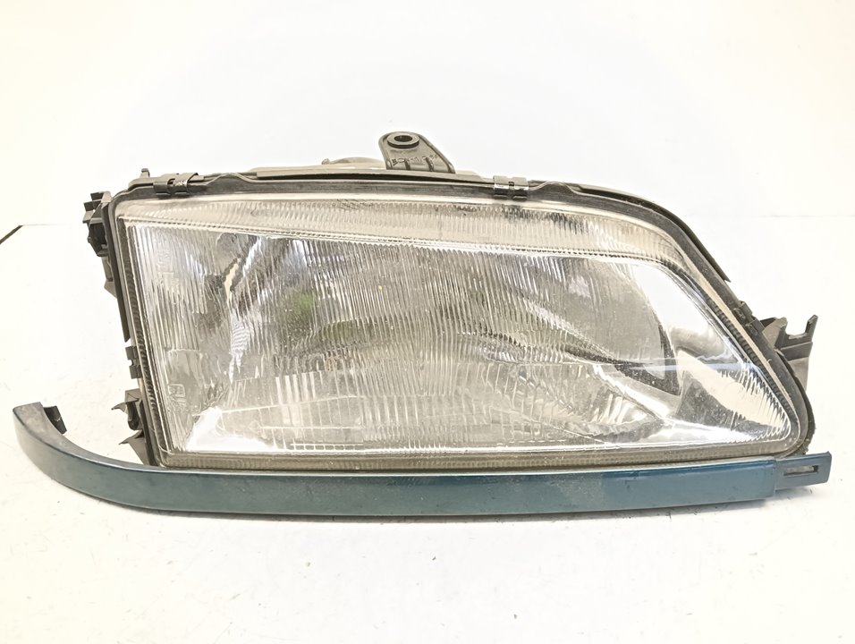Faro Peugeot 306 3/5 (S2)