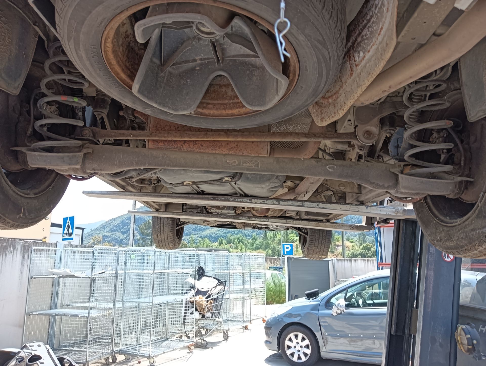 Puente trasero Citroën C8, foto 1 de 3