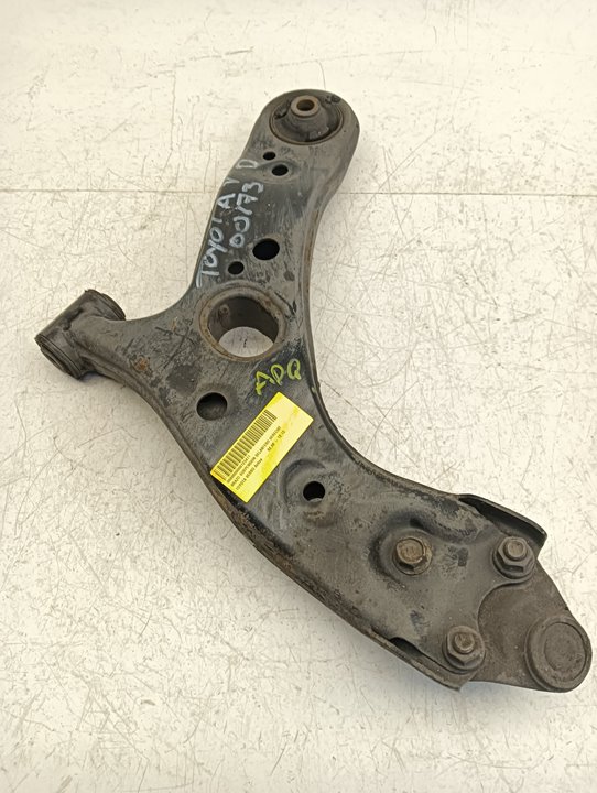 Brazo suspensión Toyota Verso (AUR2/ZGR2)