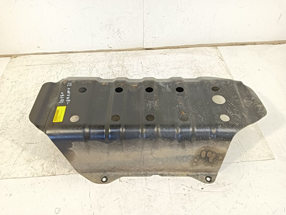 Depósito combustible Nissan Terrano II (R20)