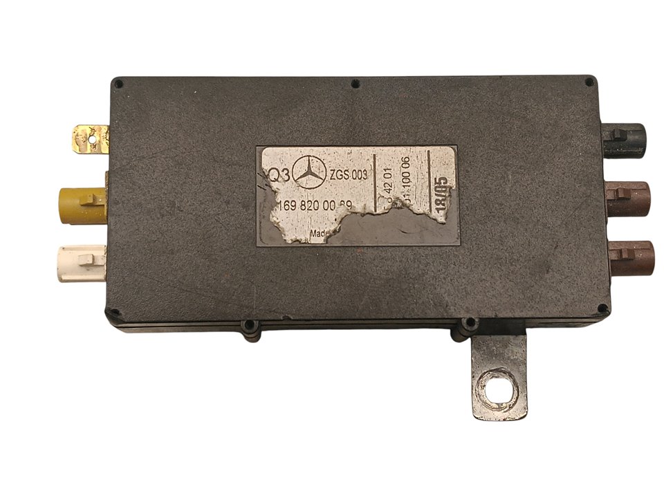 Amplificador de antena Mercedes-Benz A (BM 169), foto 1 de 6