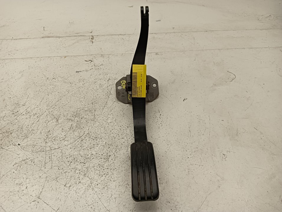 Pedal acelerador Dacia Logan 1