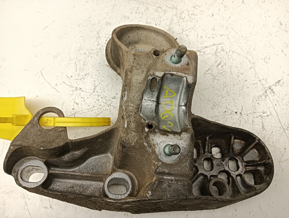 Soporte motor Volkswagen Passat (3B3)