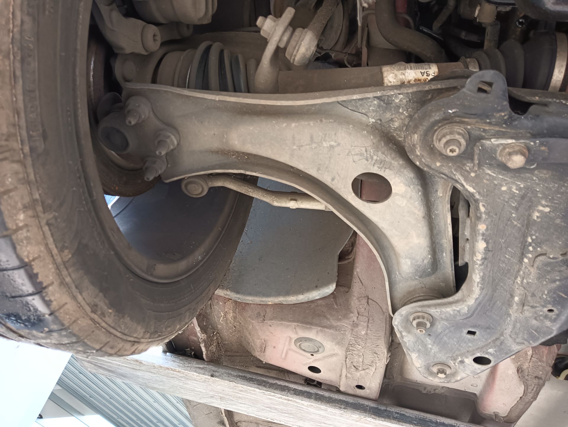 Brazo suspensión Citroën DS3