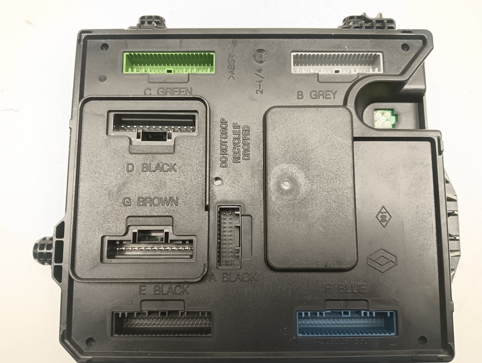 Caja relés / fusibles Renault Megane III