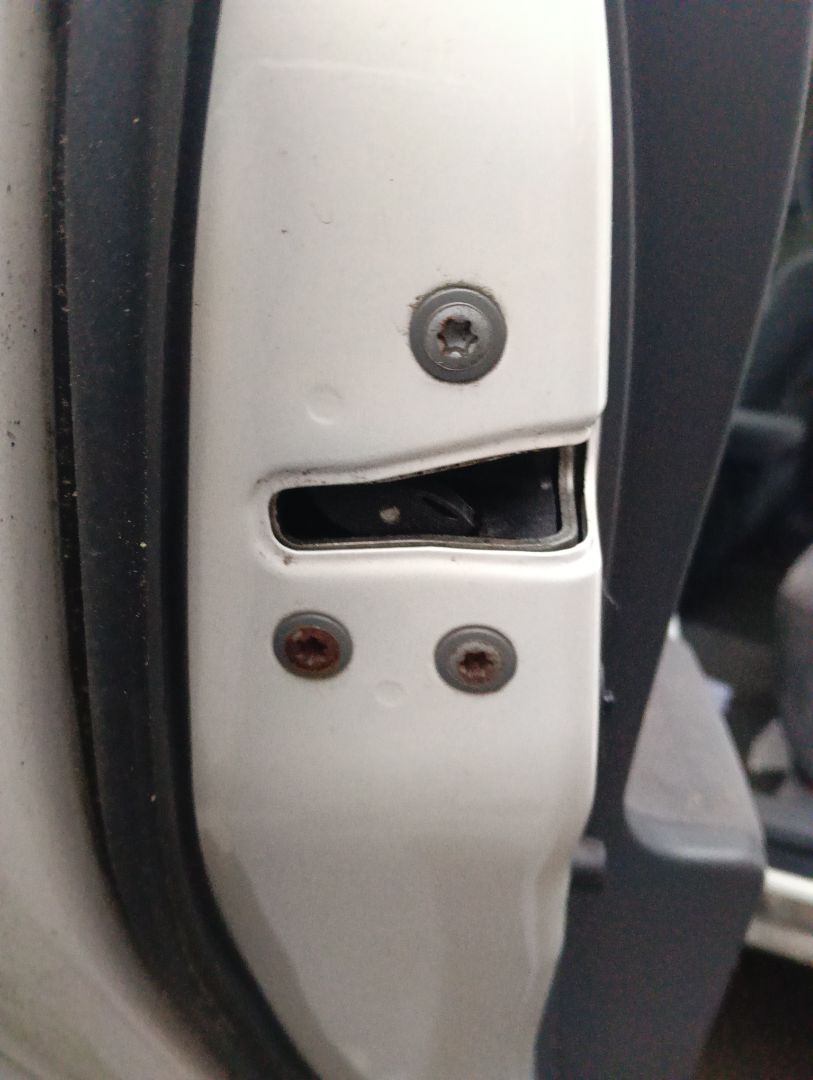 Cerradura puerta Toyota Prius (ZVW30)