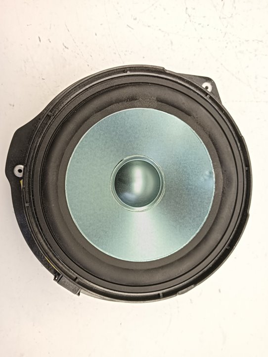 Subwoofer Mercedes-Benz E (BM 207), foto 1 de 3