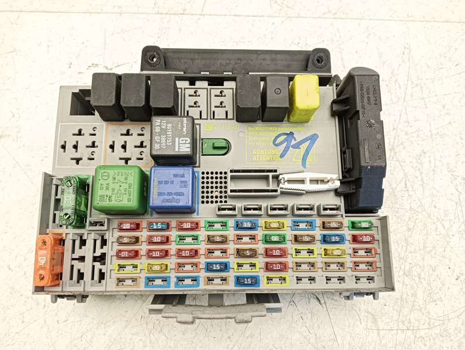 Caja relés / fusibles Opel Astra G