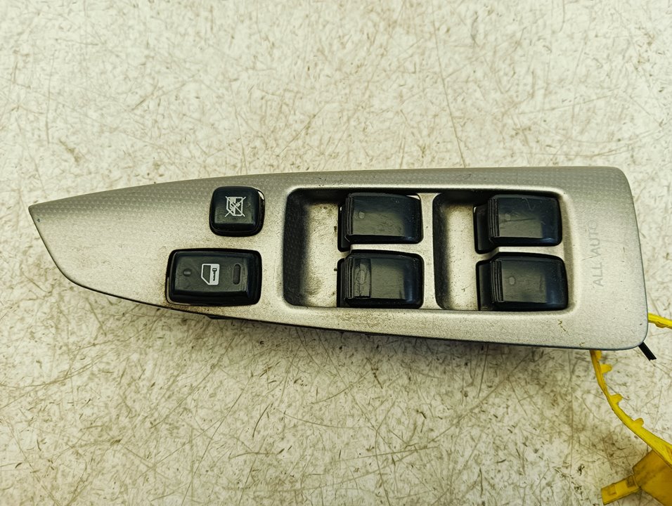Mando elevalunas Toyota Corolla Verso (E12)
