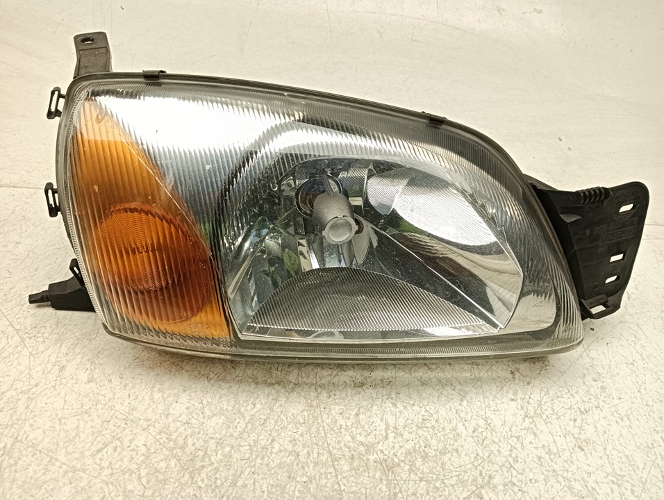 Faro derecho Ford Fiesta (DX), foto 1 de 4