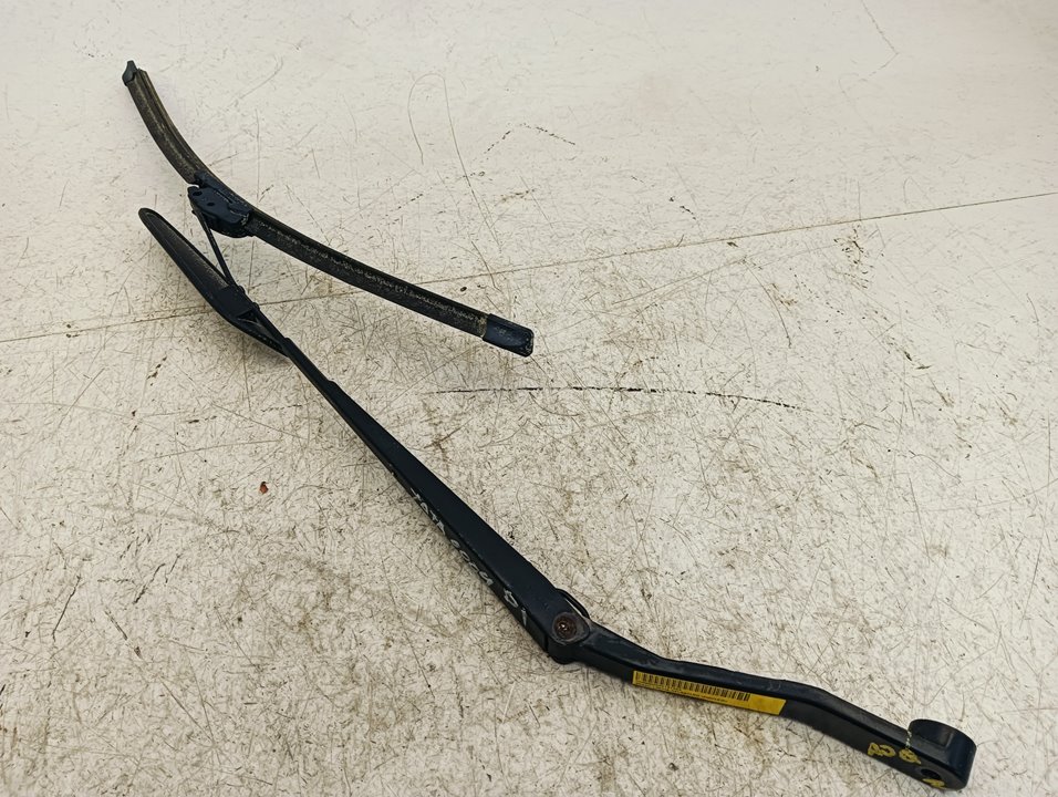 Brazo limpia Tata Gran Safari