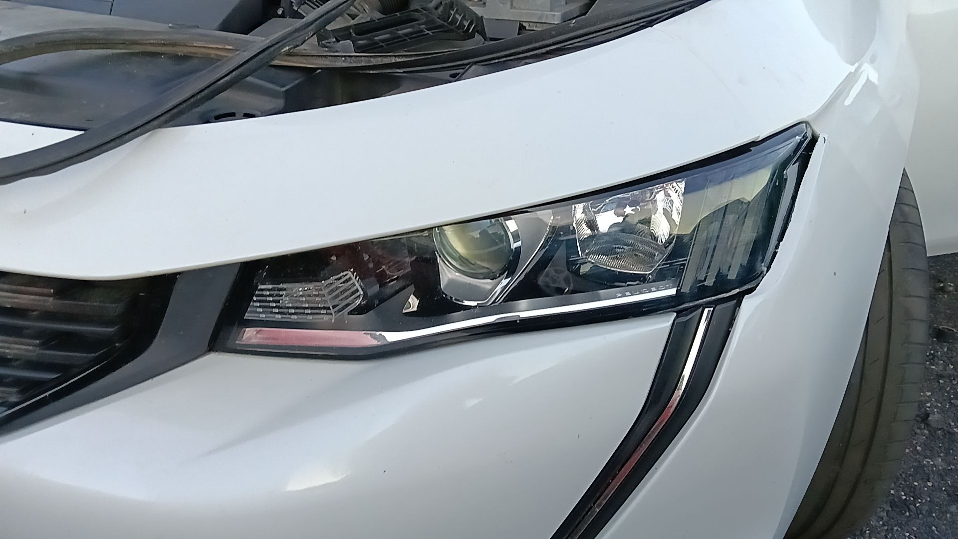 Faro Peugeot 508 (R8)