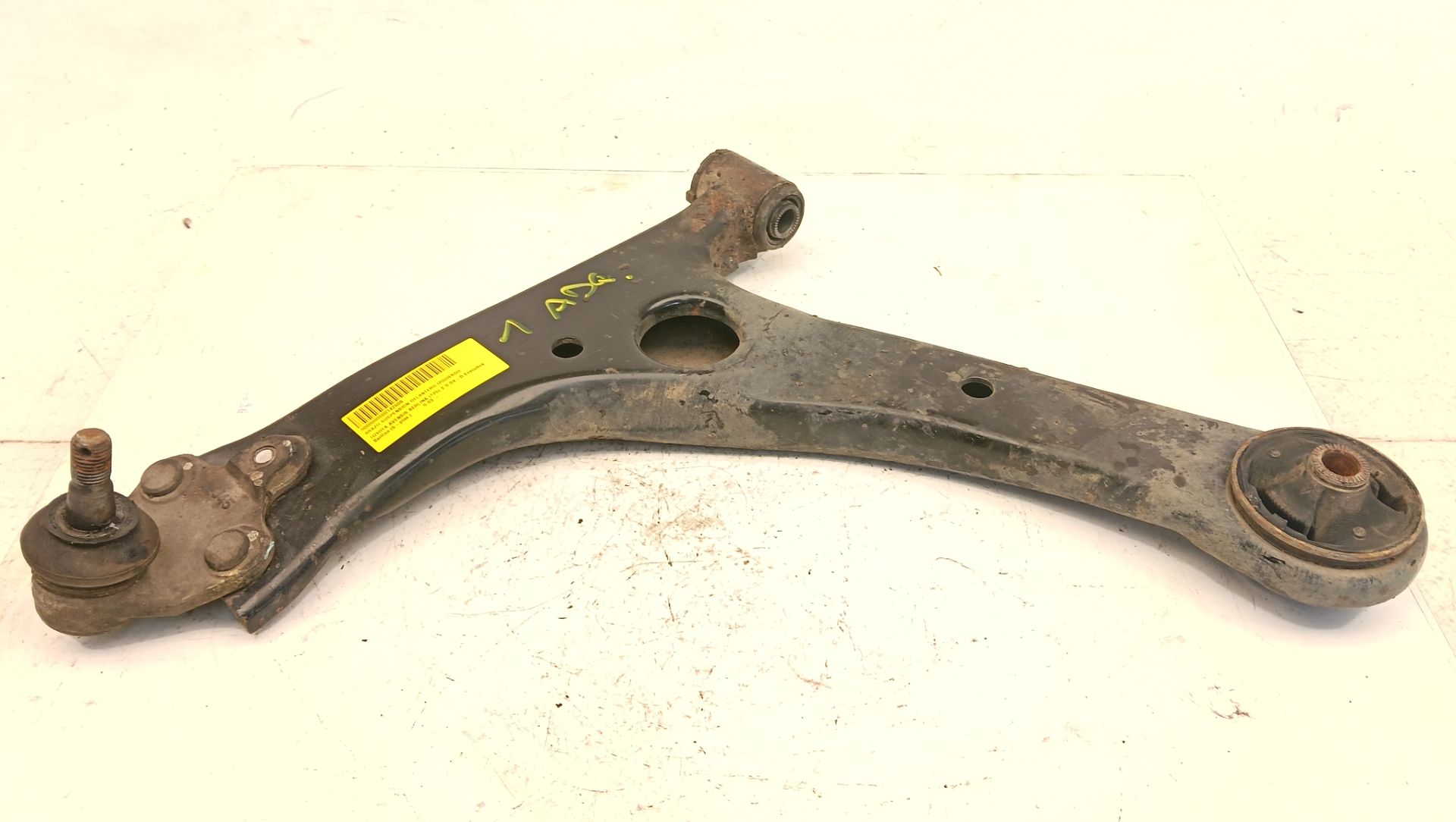 Brazo suspensión Toyota Avensis (T25)