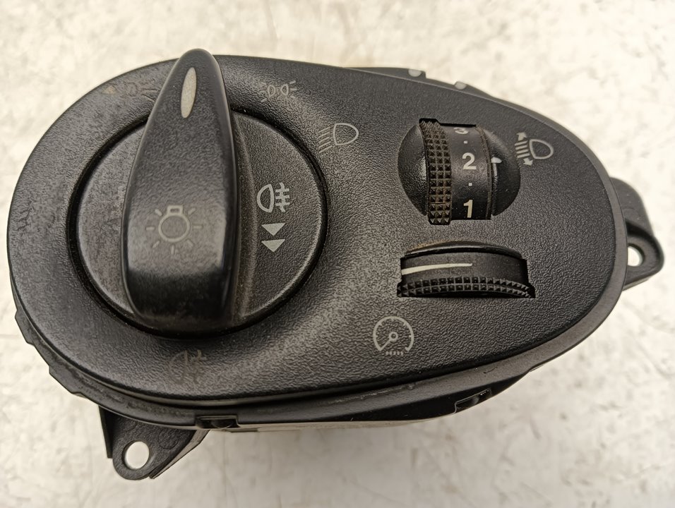 Mando luces Ford Focus (CAK)