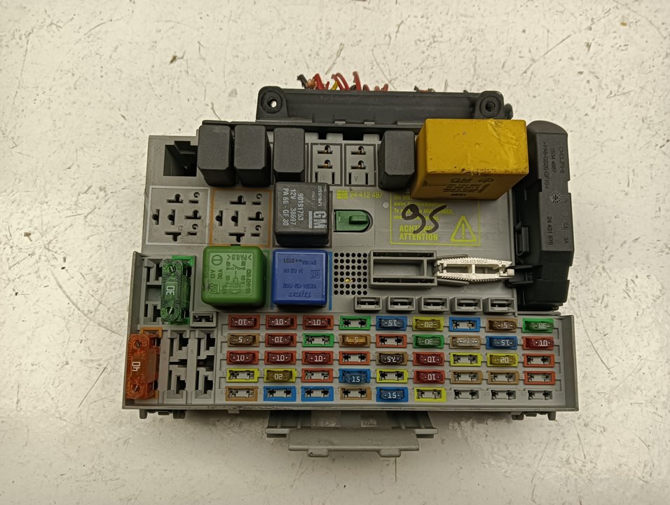 Caja relés / fusibles Opel Astra G
