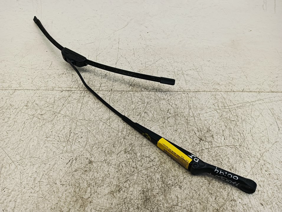 Brazo limpia Volkswagen Passat (3B3)
