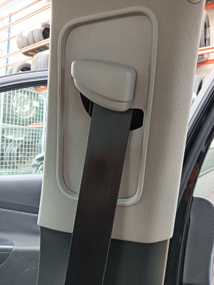 Cinturón seguridad Volkswagen Passat (3C2)