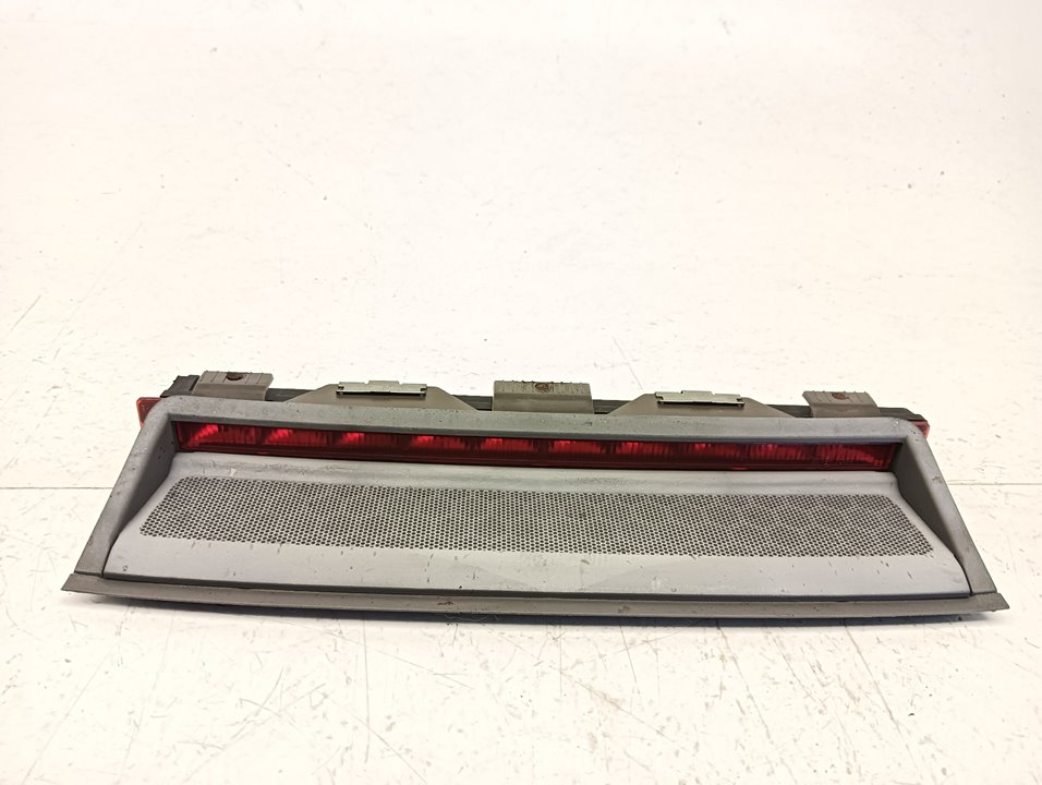 Luz de freno Audi A6 (4B2)
