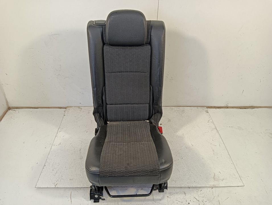 Asiento medio Toyota Verso (AUR2/ZGR2)