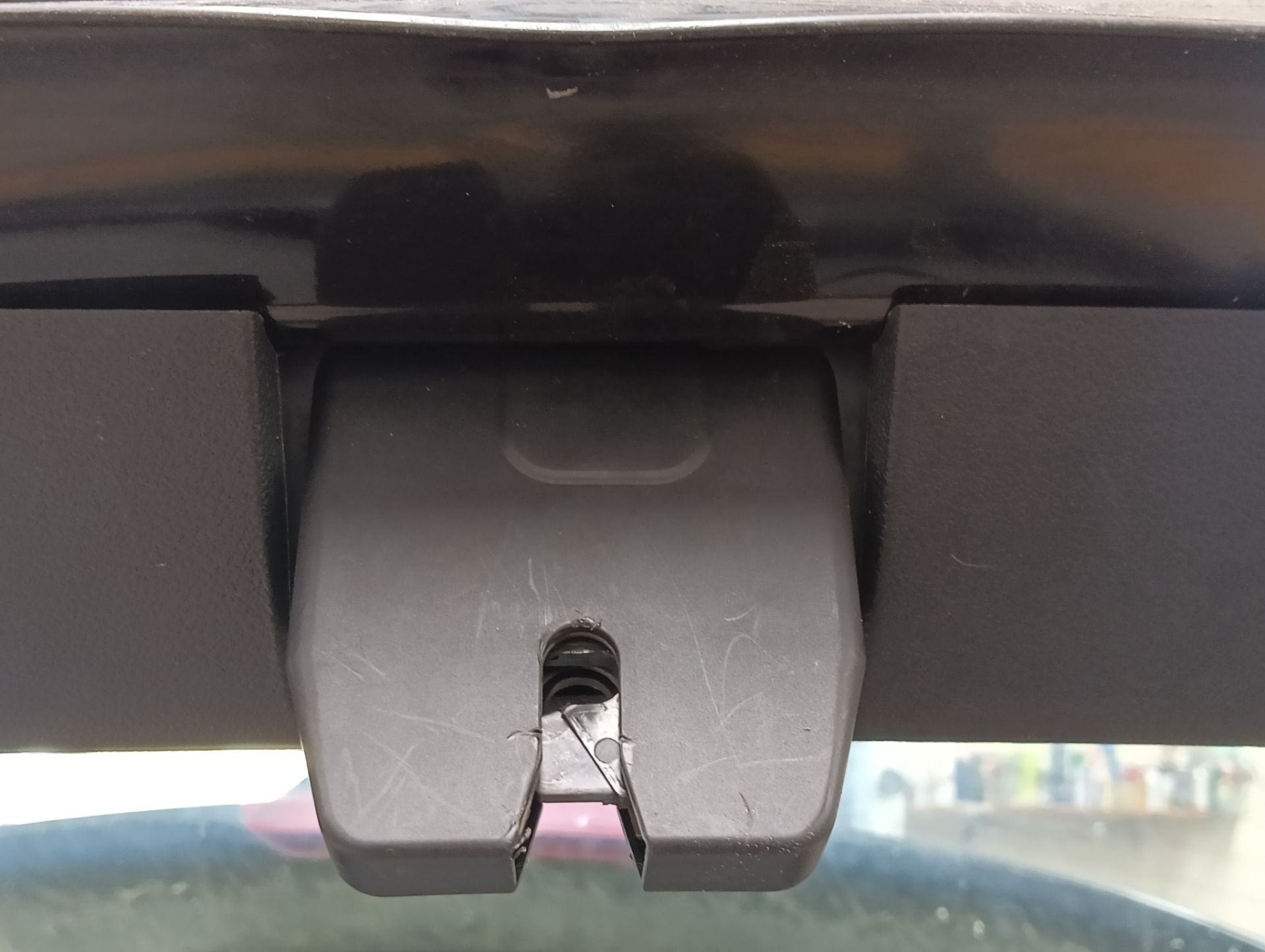 Cerradura maletero / portón Ford Focus (CB4)