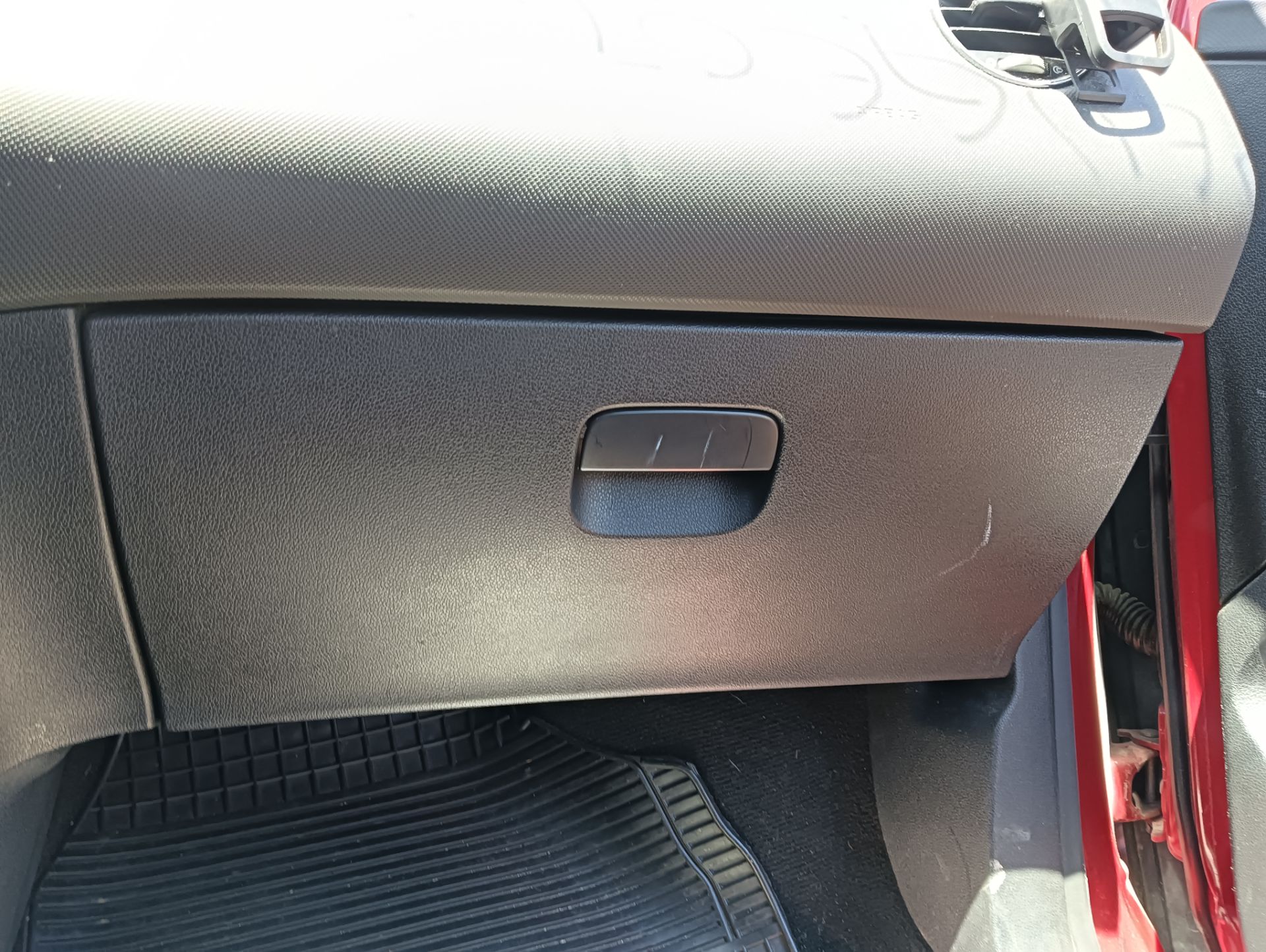 Guantera Peugeot 308