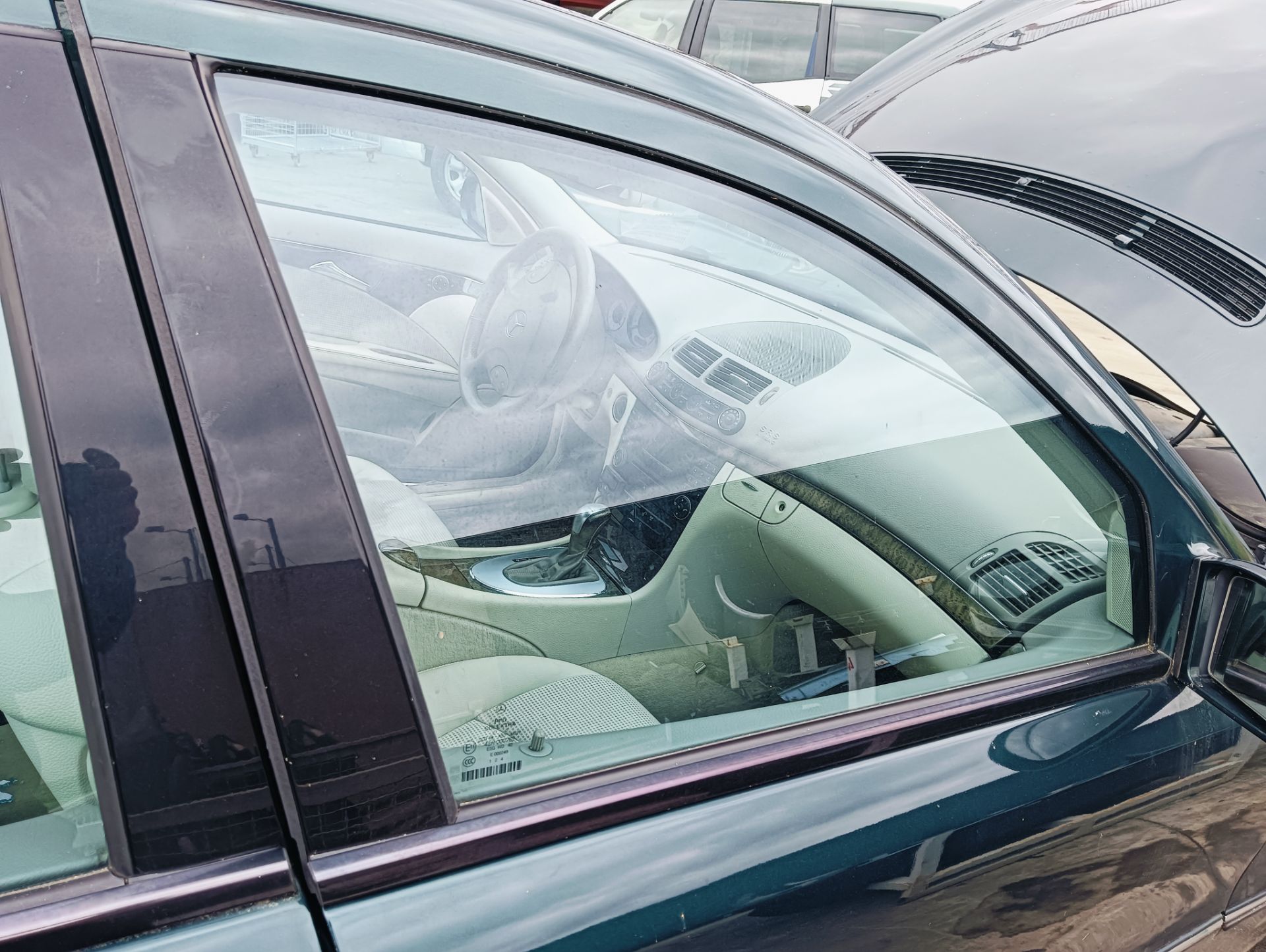 Luna Mercedes-Benz E (BM 211)