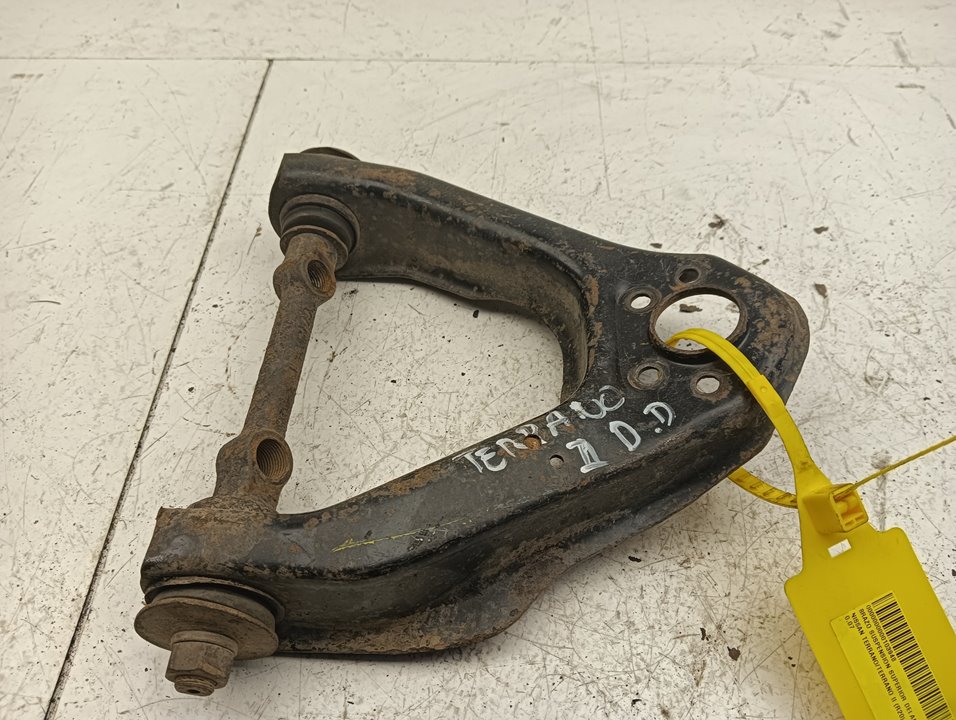 Brazo suspensión Nissan Terrano II (R20)