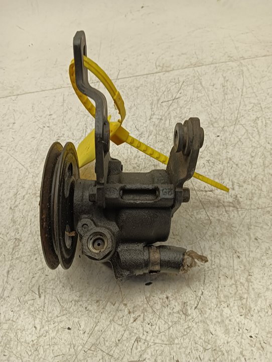 Bomba dirección Opel Corsa B *