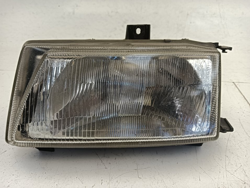 Faro SEAT Cordoba (6K2)