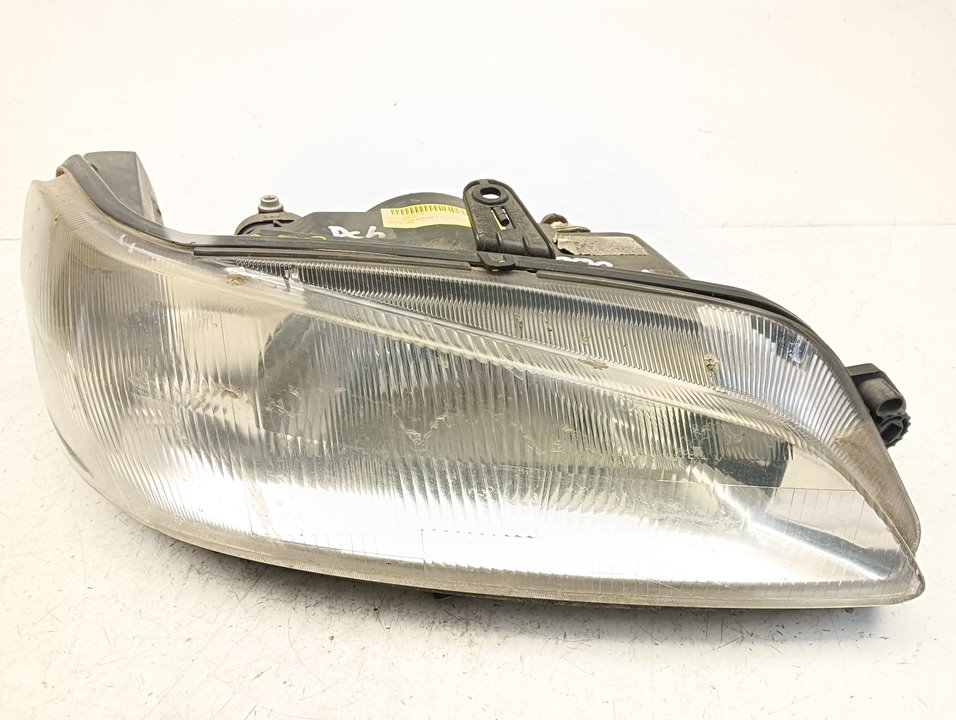 Faro Peugeot 306 3/5 (S2)