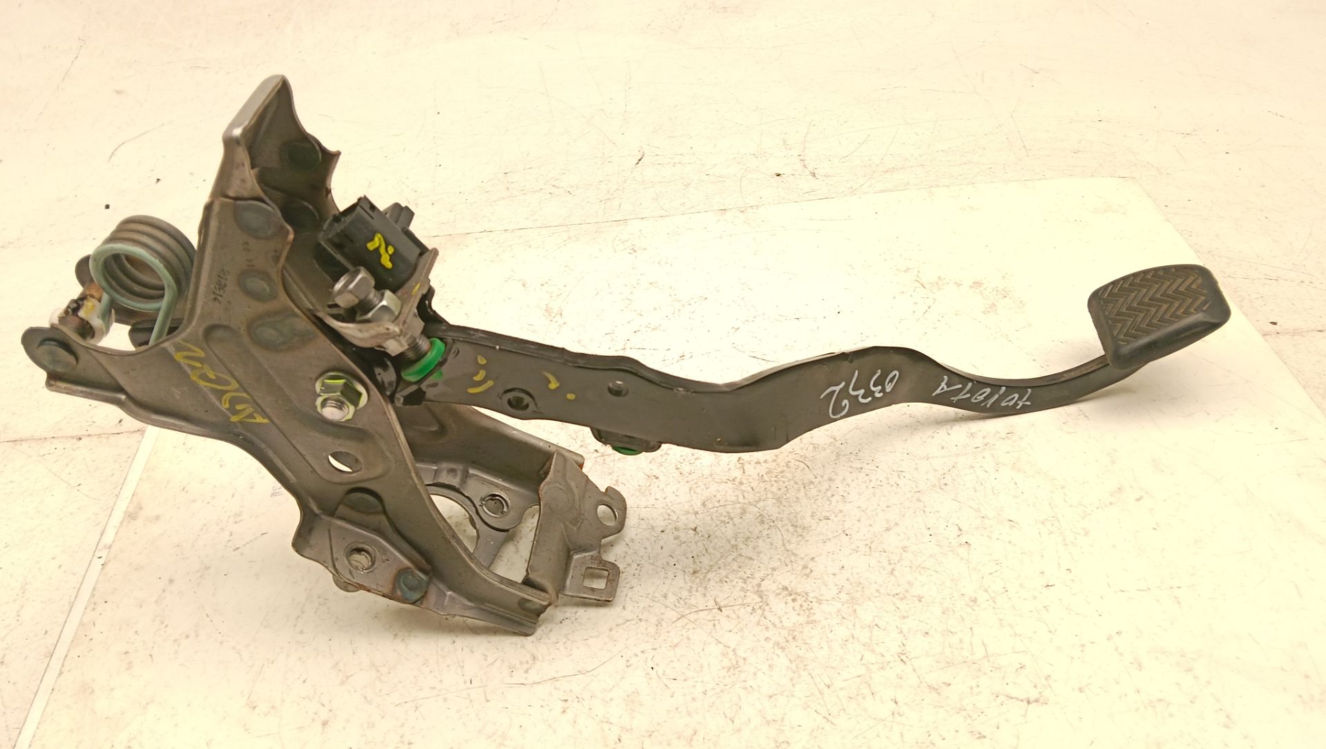 Pedal embrague Toyota Auris (E18)