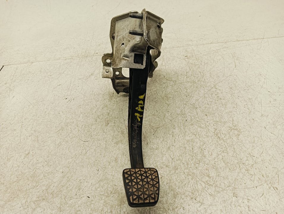 Pedal embrague Opel Corsa C
