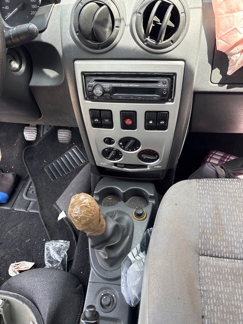 Consola Dacia Logan 1