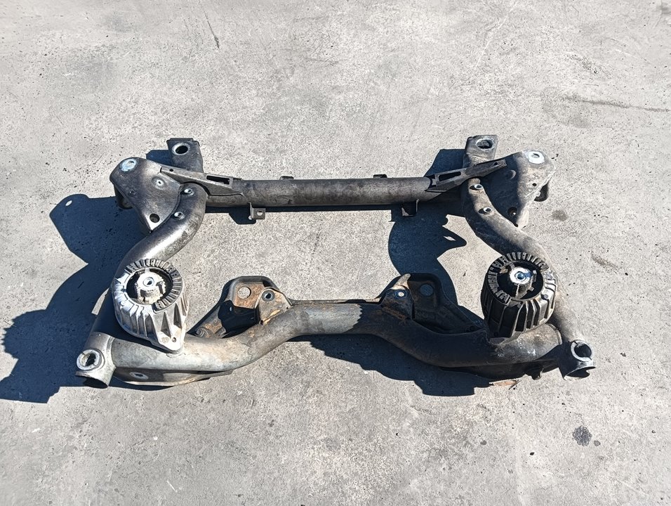 Puente delantero Mercedes-Benz E (BM 207), foto 1 de 4