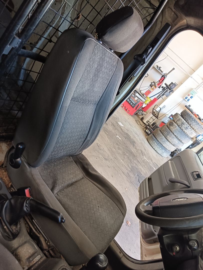 Asiento Ford Transit Connect (TC7)