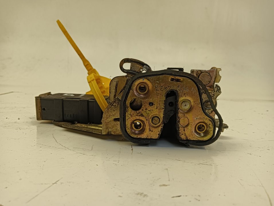 Cerradura puerta Opel Corsa B